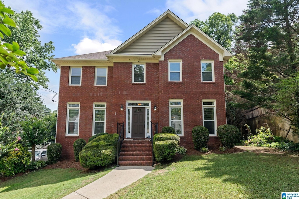 1812 Cross Cir, Birmingham, AL 35244 - photo 1