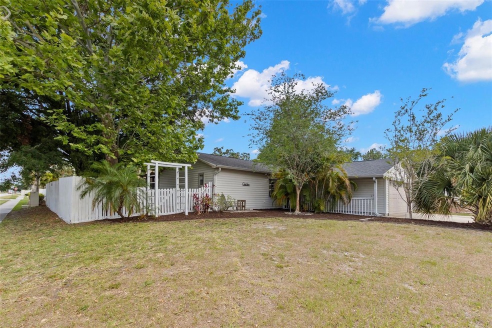 Side view of property - corner unit - fenced in