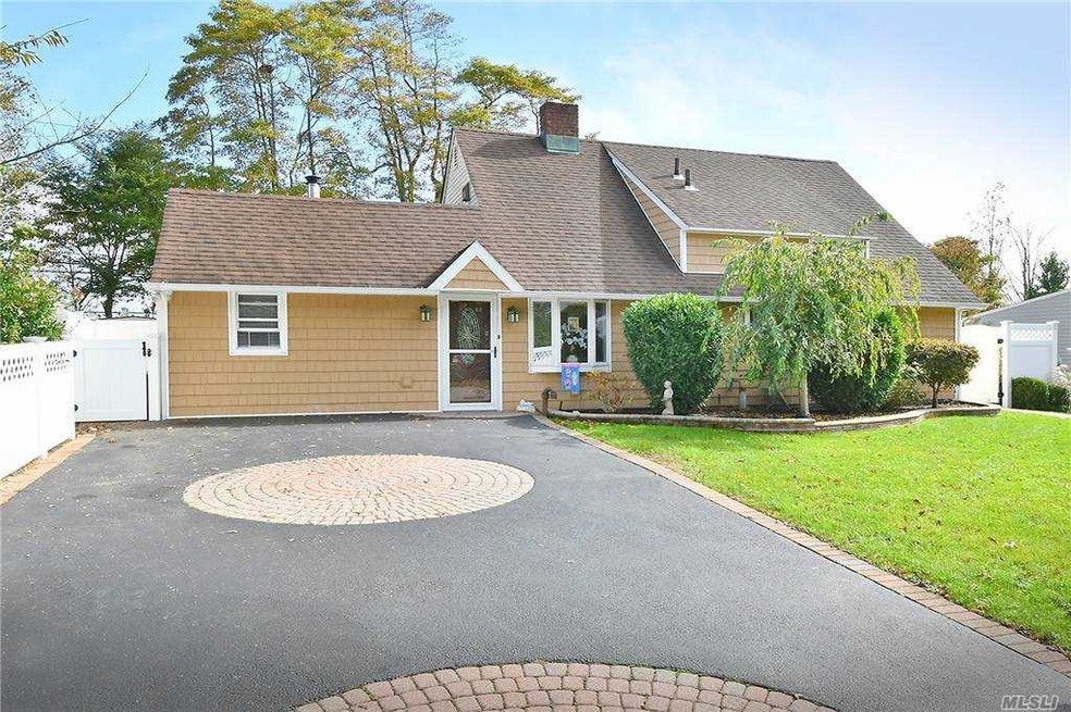 27 Flint Ln, Levittown, NY 11756 - photo 1