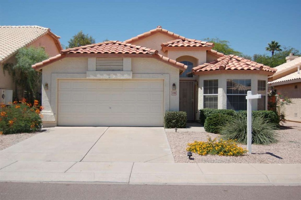 1238 W Myrna Lane