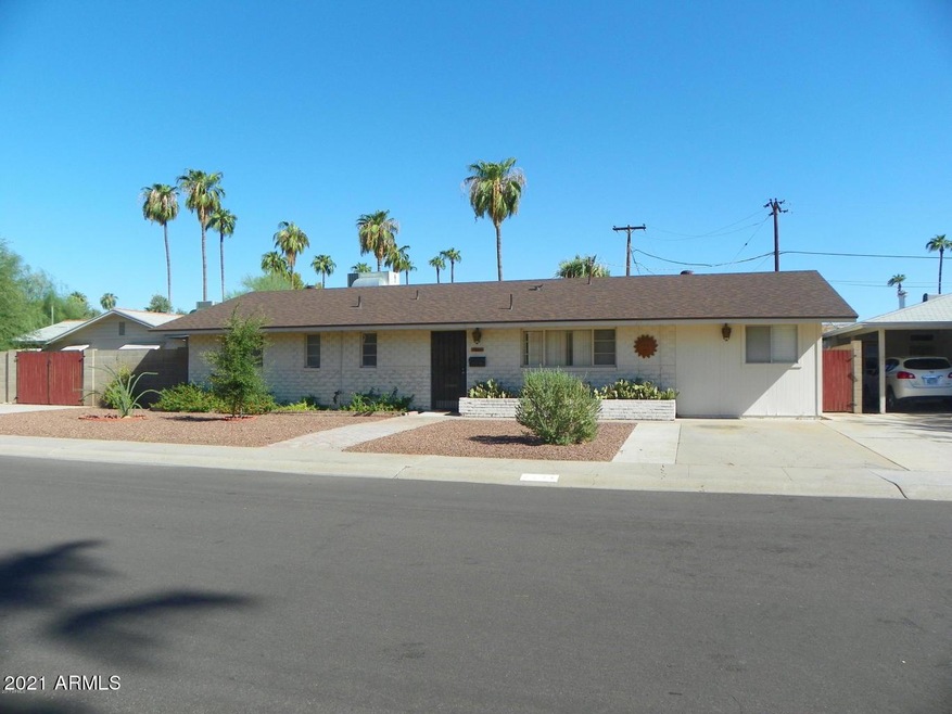 7526 E Minnezona Ave, Scottsdale, AZ 85251 - photo 1