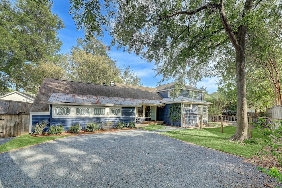 1011 Ridgeley Dr, Houston, TX 77055 - photo 1