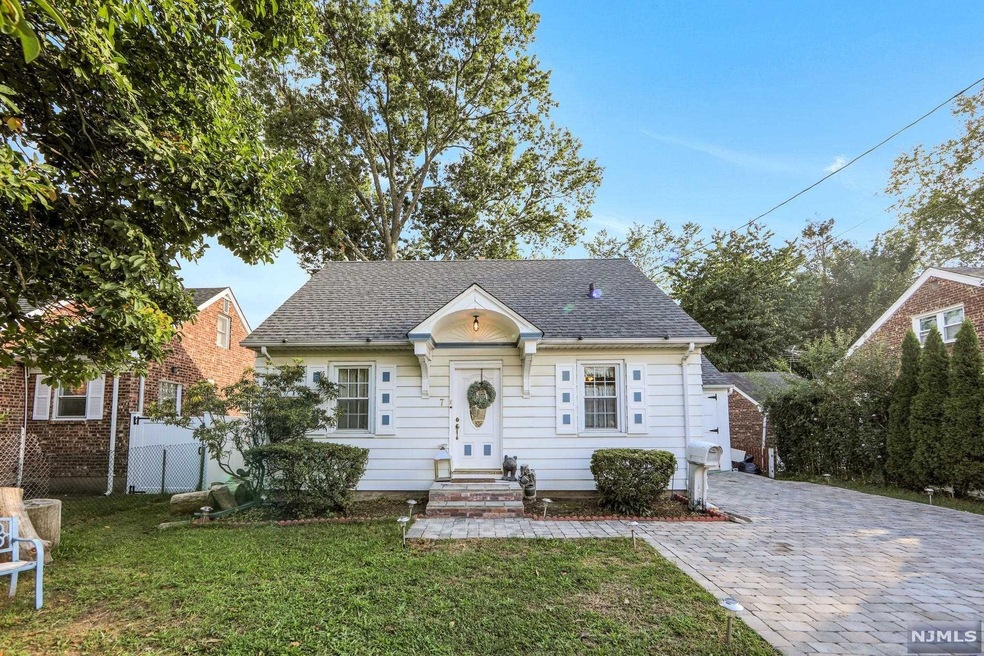 7 Fleetwood Rd, Dumont, NJ 07628 - photo 1