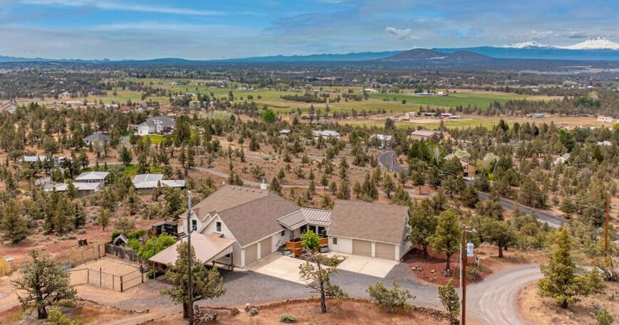 2440 NW Williams Loop, Redmond, OR 97756 - photo 1