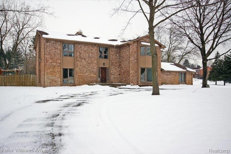 Exterior 1.jpg