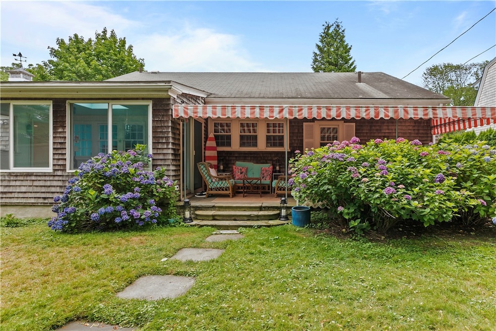 2 Cliff Ave, Newport, RI 02840 - photo 1