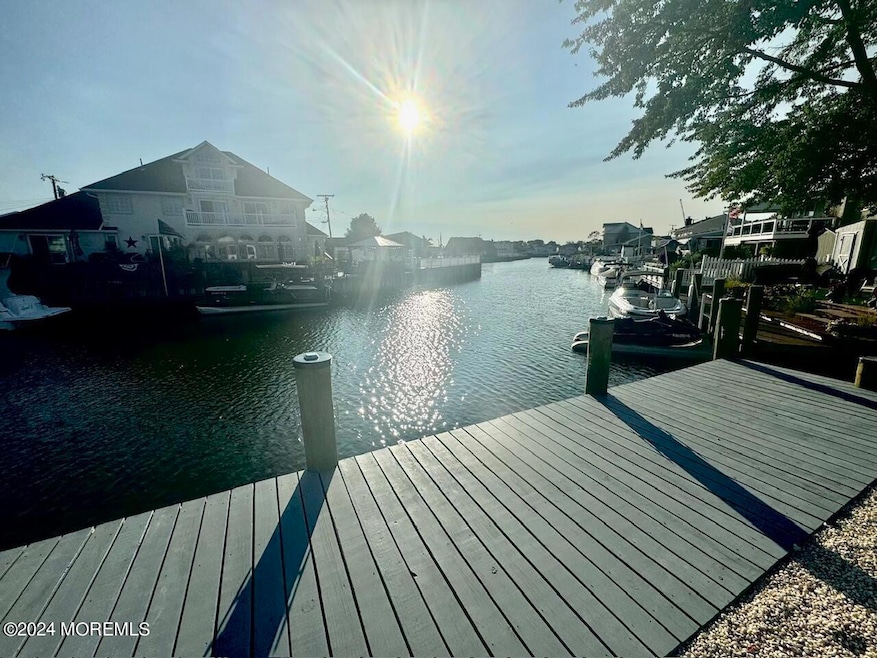 732 Tunney Point Dr, Toms River, NJ 08753 - photo 1