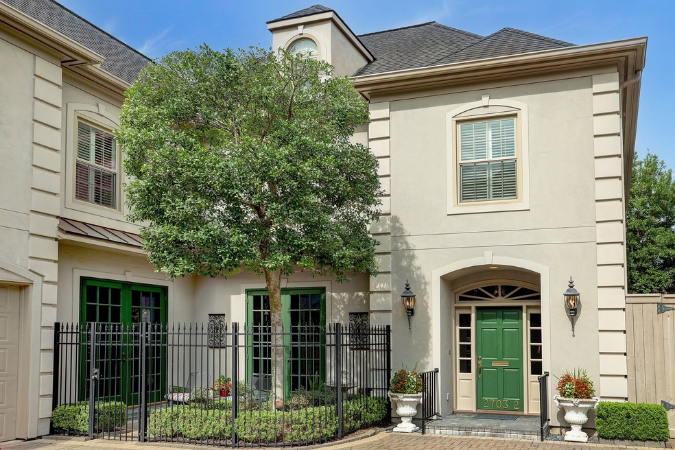 Custom patio home by Carl Construction in a grand