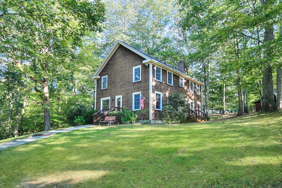 4 Bristle Ln, Sandy Hook, CT 06482 - photo 1