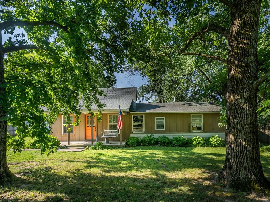 2010 A & B W Central St, Siloam Springs, AR 72761 - photo 1