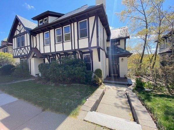 276 Tappan St unit 2, Brookline, MA 02445 - photo 1