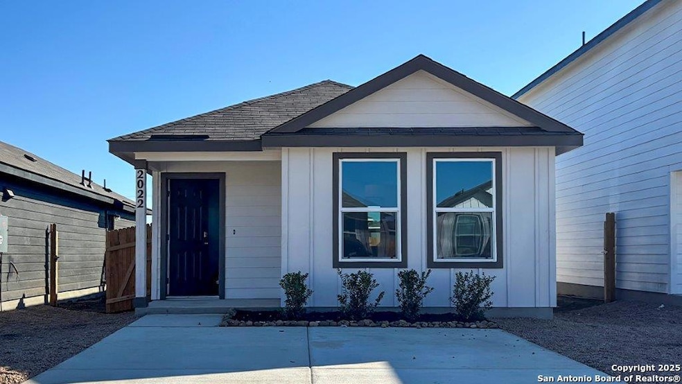 2022 Zephyr Lily, San Antonio, TX 78221 - photo 1