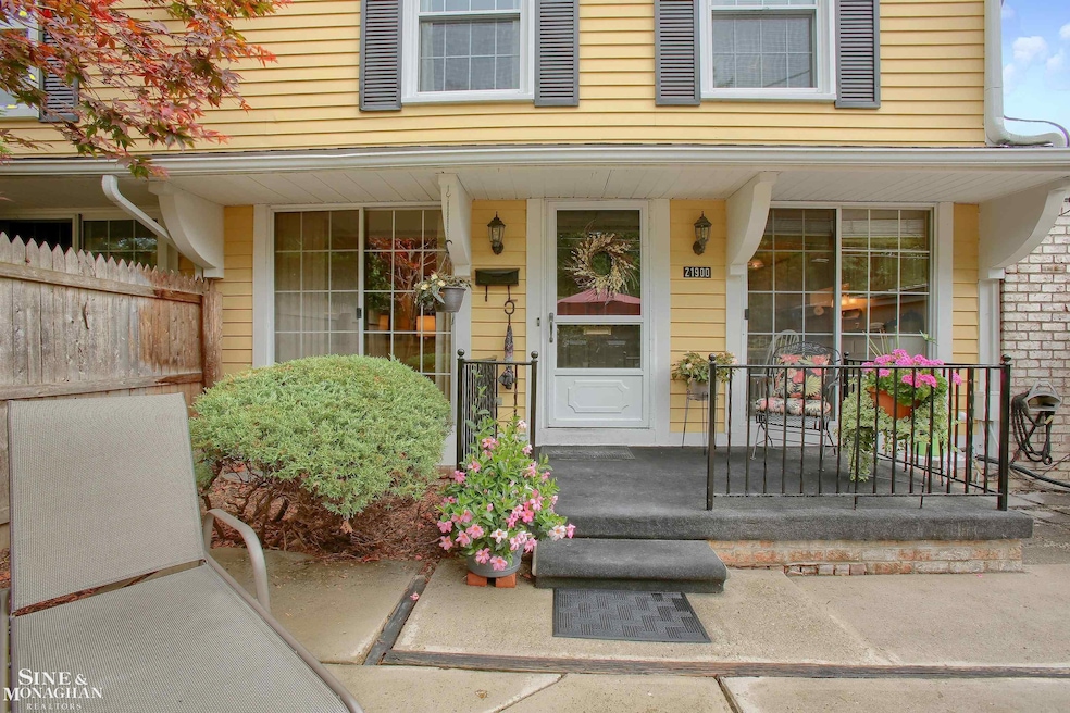 21900 Shore Pointe Ln, Saint Clair Shores, MI 48080 - photo 1