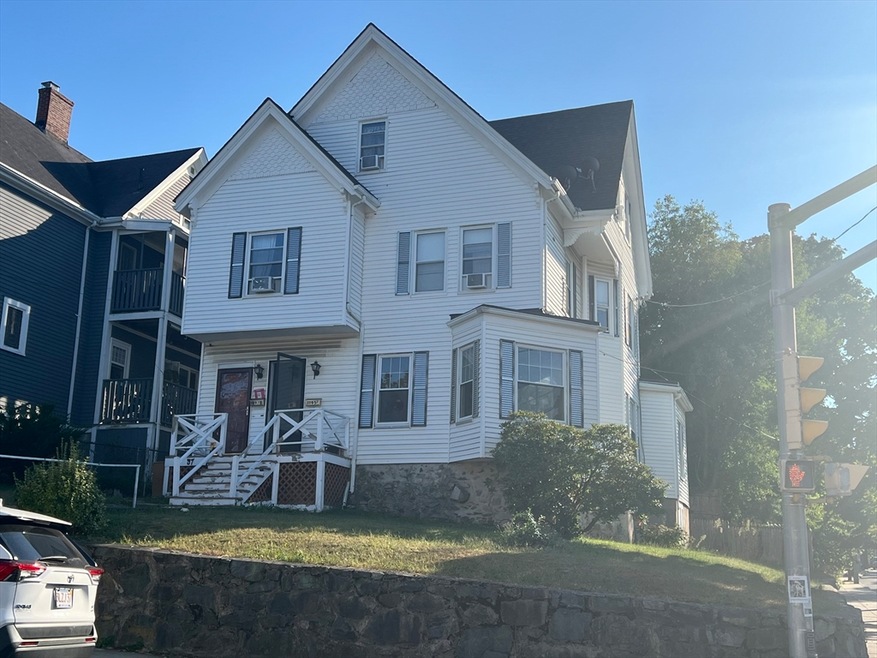 95 Walnut St unit 1, Malden, MA 02148 - photo 1