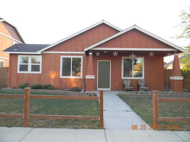 1263 NE 4th St, Redmond, OR 97756 - photo 1