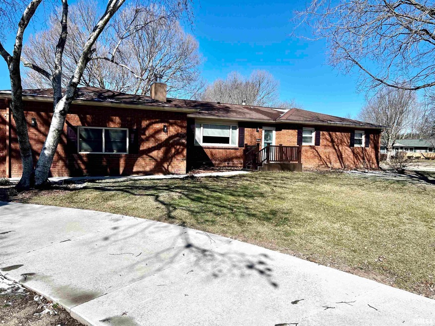 284 Westport Rd, Galesburg, IL 61401 - photo 1