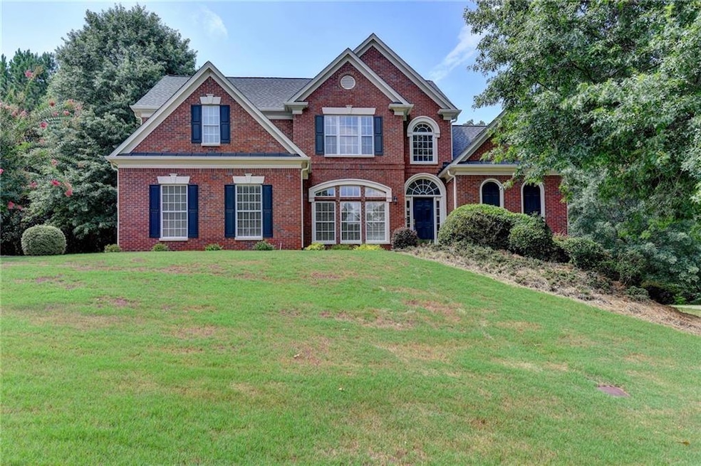 View of front of home featuring a front yard