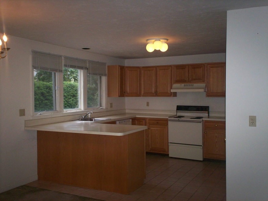 286 Newtonville Ave unit 286, Newtonville, MA 02460 - photo 1