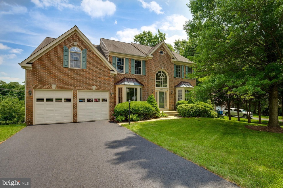 8627 Cross Oaks Ln, Fairfax Station, VA 22039 - photo 1