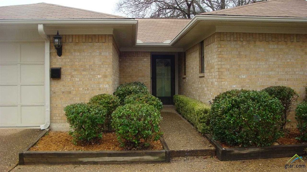 502 Commons Dr, Tyler, TX 75701 - photo 1