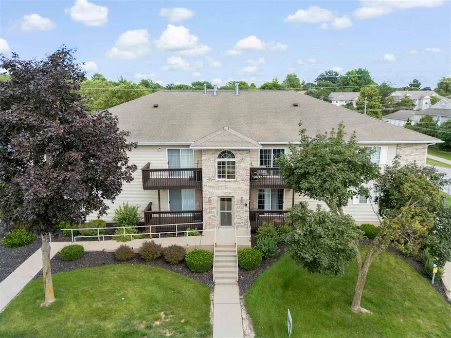 350 Cayman St, Iowa City, IA 52245 - photo 1