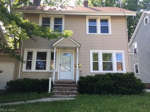 917 Greyton Rd, Cleveland, OH 44112 - photo 1