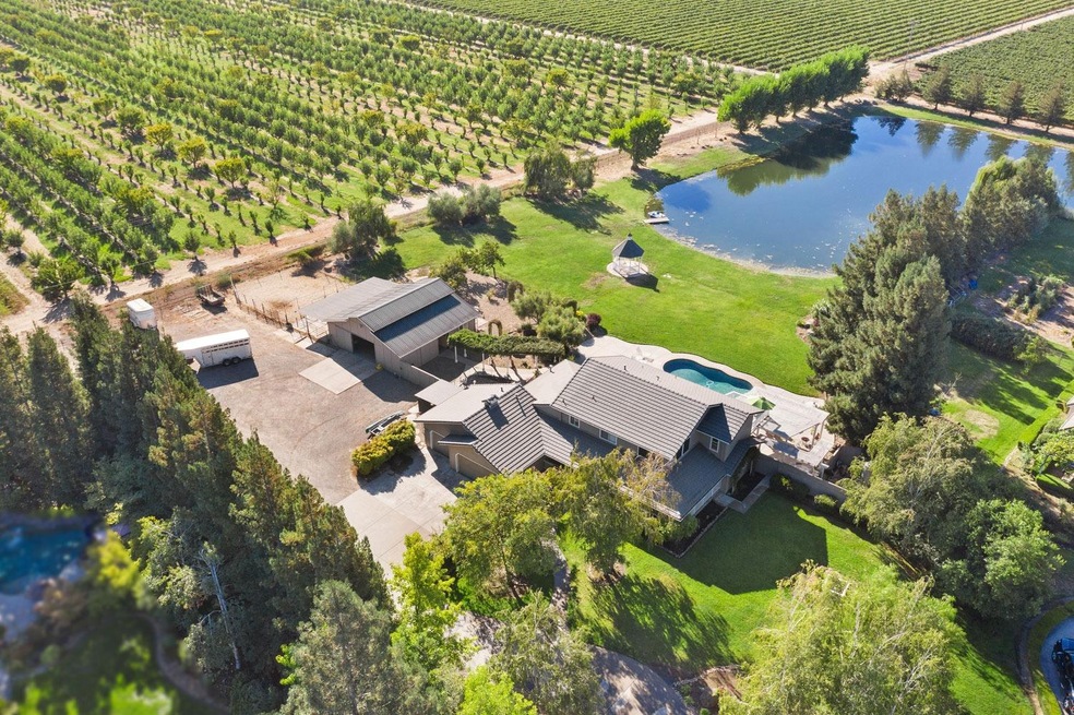 2925 E Woodbridge Rd, Acampo, CA 95220 - photo 1