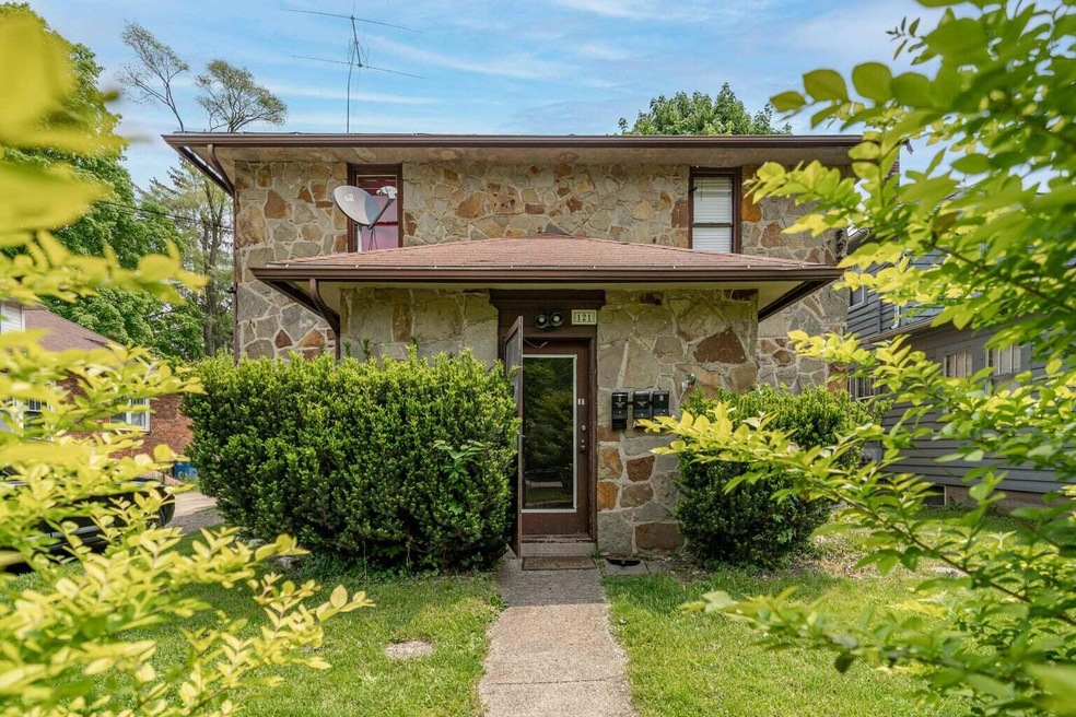 121 Academy Exterior