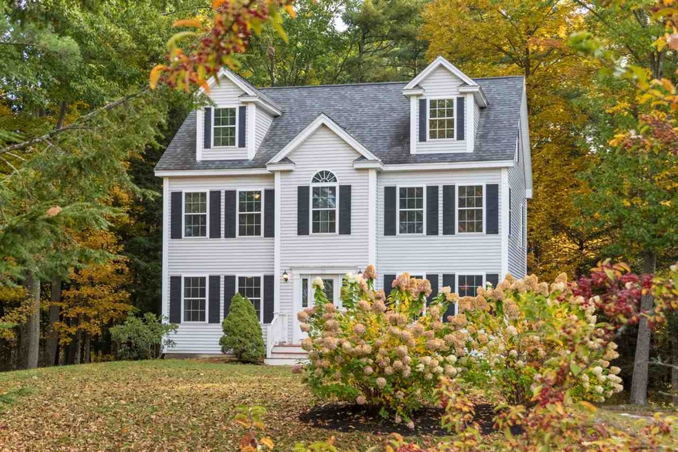 25 Fox Hollow Dr, Newmarket, NH 03857 - photo 1