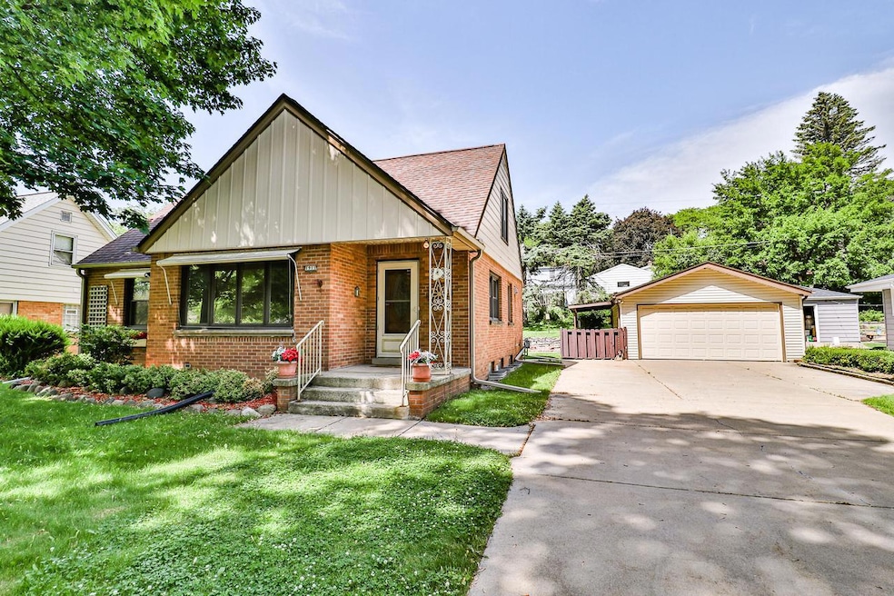 1911 N 117th St, Milwaukee, WI 53226 - photo 1