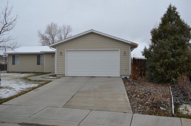 825 Outlook Ct, Cody, WY 82414 - photo 1