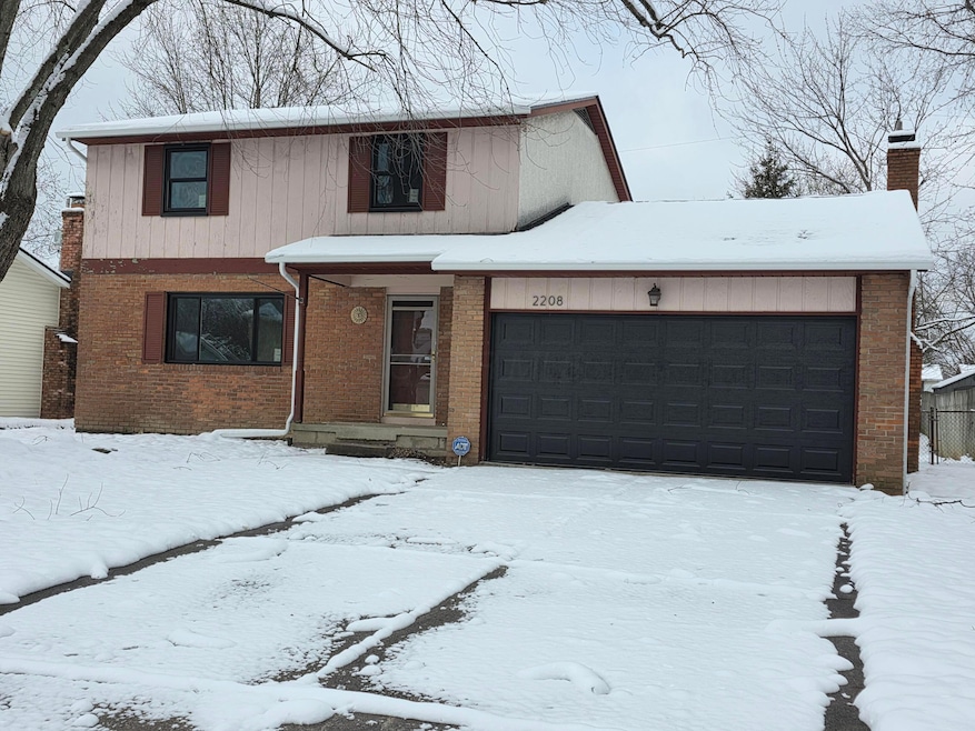 2208 Pine Knoll Ave, Columbus, OH 43229 - photo 1