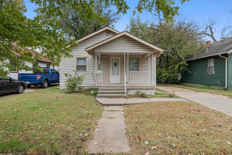 222 S Edwards Ave, Wichita, KS 67213 - photo 1
