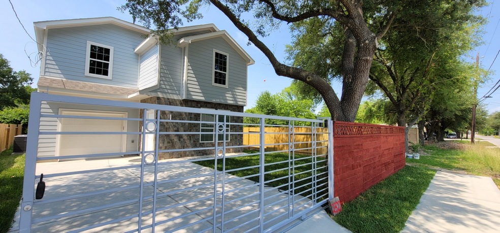 2322 Ferguson Way, Houston, TX 77088 - photo 1