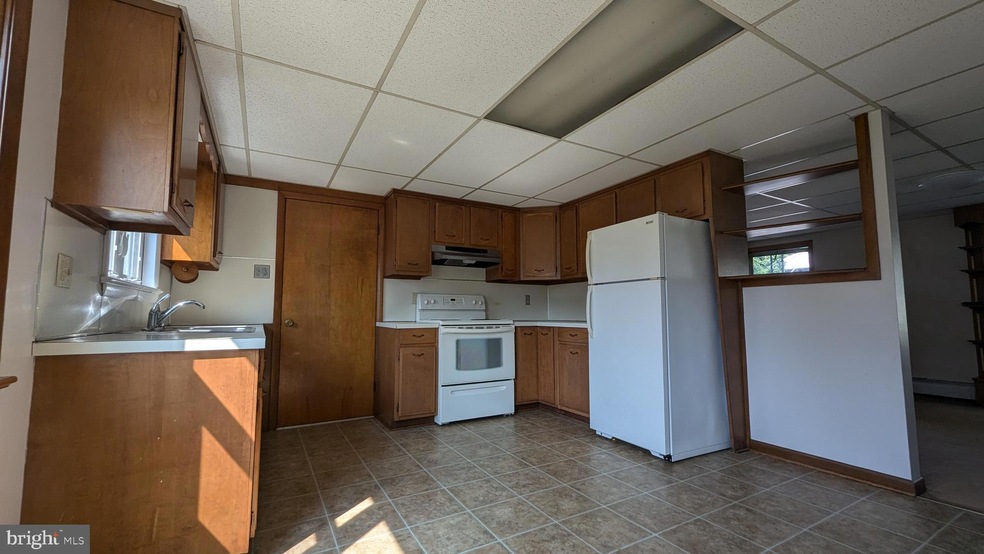 649 1ST FL N Warren St, Orwigsburg, PA 17961 - photo 1