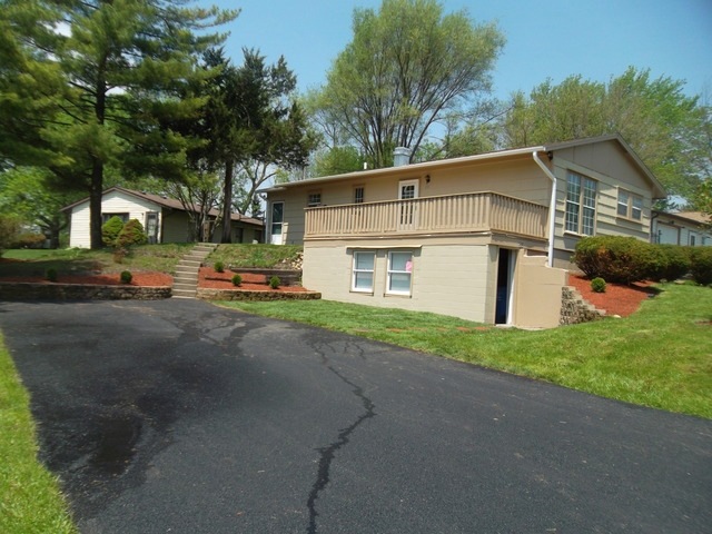 313 Tulsa Ave, Carpentersville, IL 60110 - photo 1