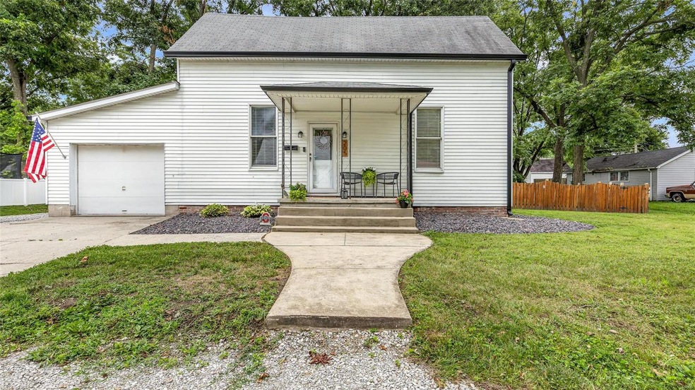 205 S Vine St, Freeburg, IL 62243 - photo 1