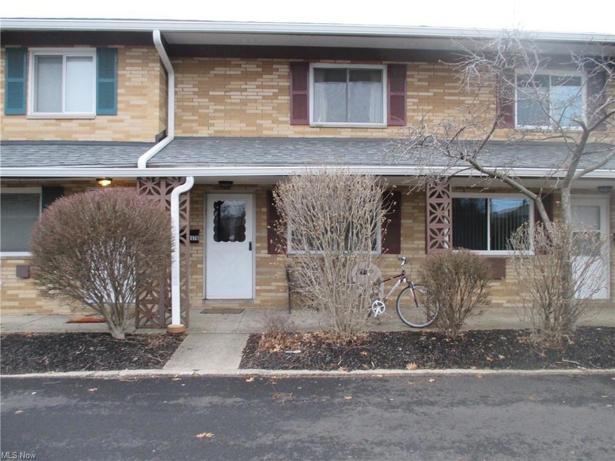 1576 Lee Terrace Dr unit B7, Wickliffe, OH 44092 - photo 1
