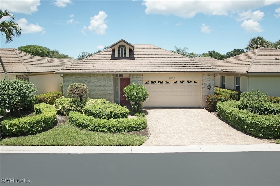 922 Turtle Ct unit 21, Naples, FL 34108 - photo 1