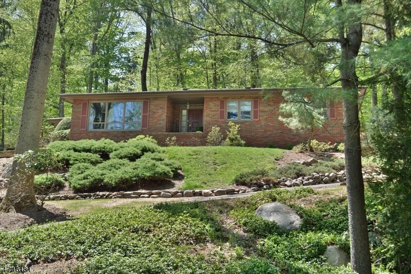 46 Old Chimney Rd, Upper Saddle River, NJ 07458 - photo 1