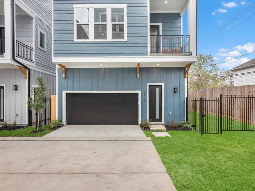 948 Fisher St unit C, Houston, TX 77018 - photo 1