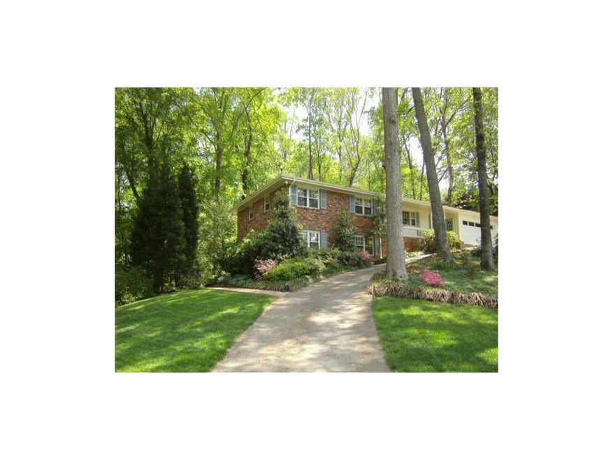 1622 Holly Springs Rd NE, Marietta, GA 30062 - photo 1