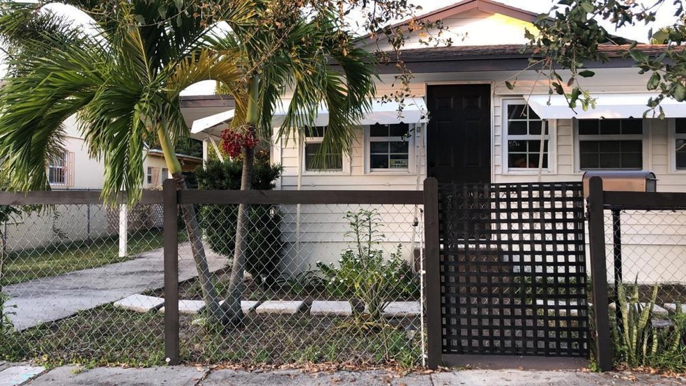 1115 Grant St, West Palm Beach, FL 33407 - photo 1