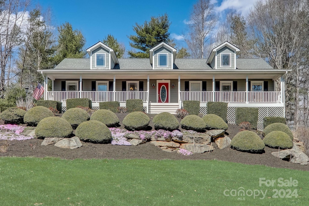 98 Spicebush Ct, Hendersonville, NC 28792 - photo 1