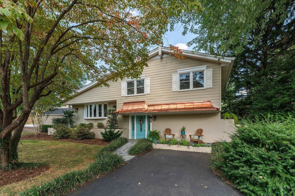 901 Northgate Ave, Waynesboro, VA 22980 - photo 1