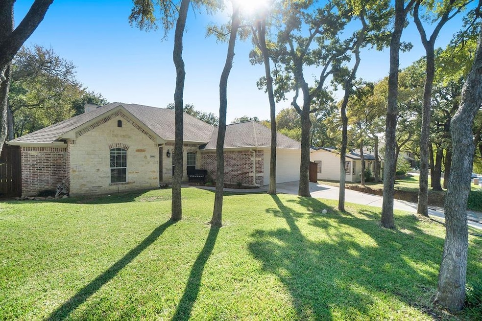 1608 Donna Ln, Bedford, TX 76022 - photo 1