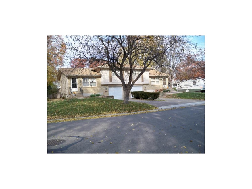 903 NW B St, Blue Springs, MO 64015 - photo 1