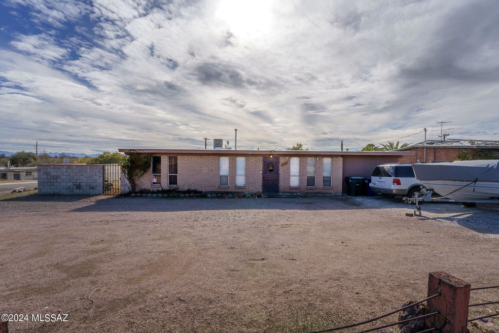 Huge corner lot