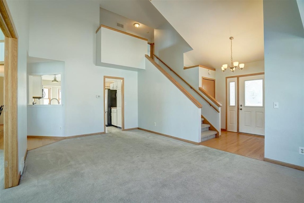 446 Oakwood Dr, Oregon, WI 53575 - photo 1