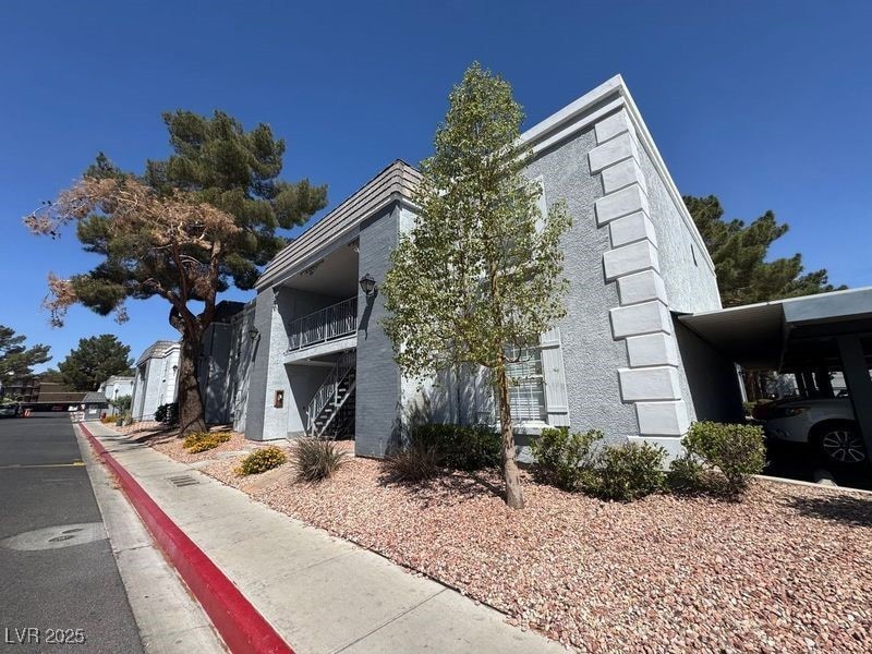 3823 S Maryland Pkwy unit L11, Las Vegas, NV 89119 - photo 1